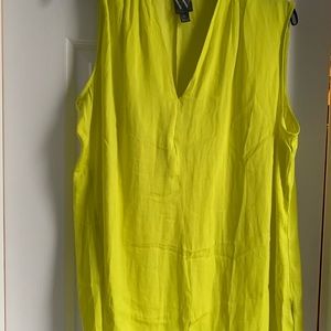 Beautiful Worthington top NWOT